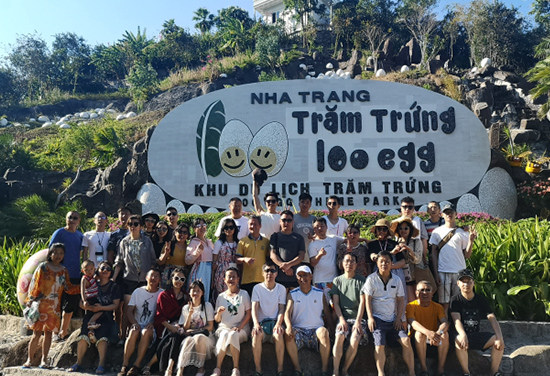 外洋旅游，，，，，，，，是对员工最好的犒赏方法之一。。。。。。。。